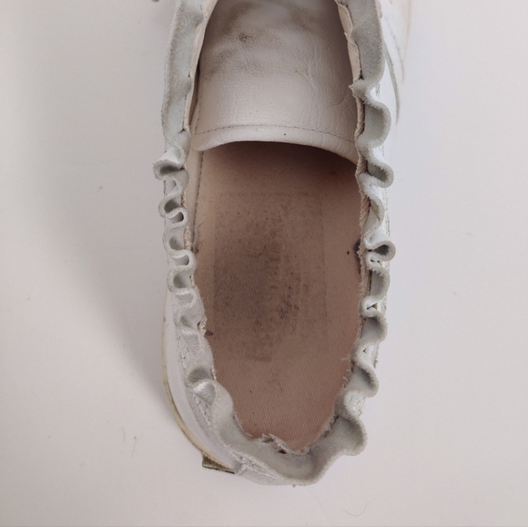 Kate Spade Sneakers Womens 9 White Leather Lynn Scalloped Ruffle Lace Up Shoes - Picture 5 of 9